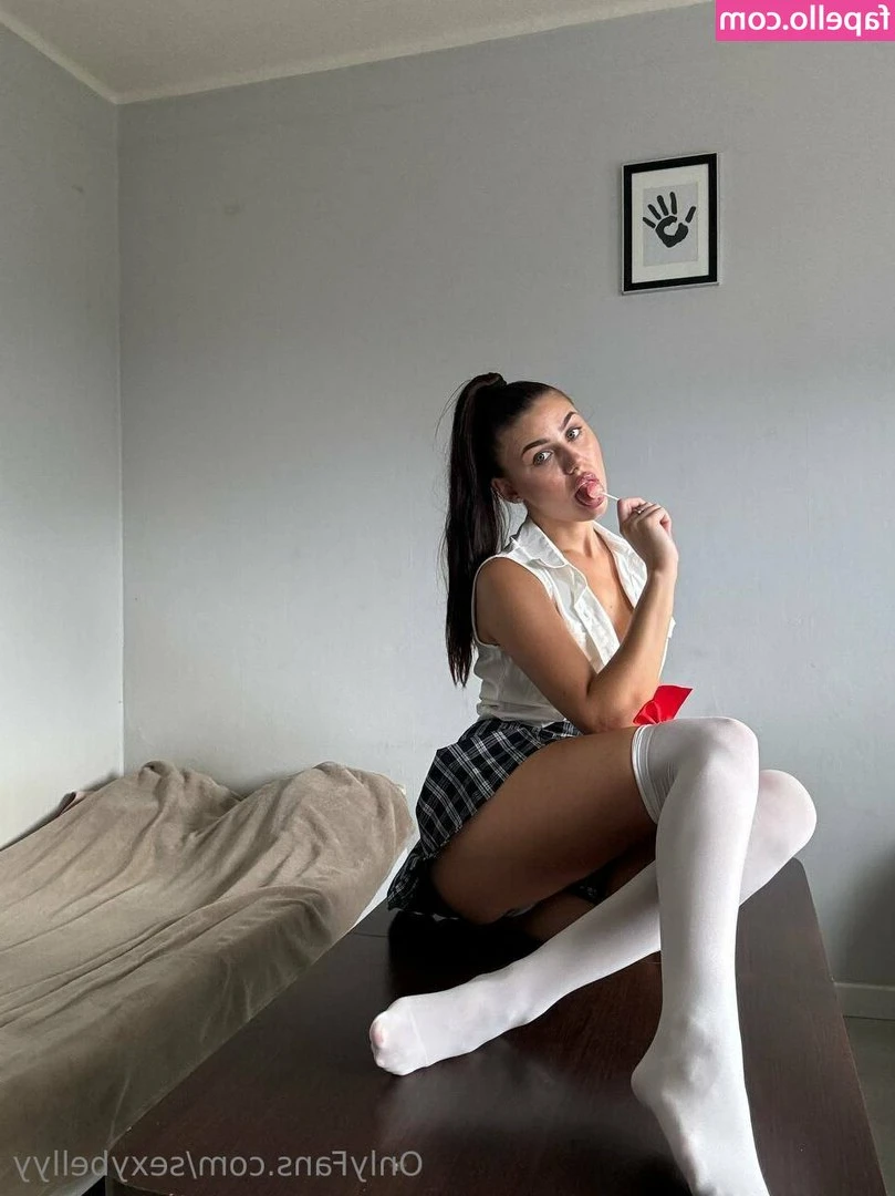 sexybellyy - Comfy clothes perfect for a cozy afternoon 🙈🥰 Have an amazing
