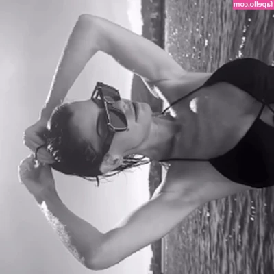 Alinne Moraes [ alinne-moraes ] - Close up clit lick