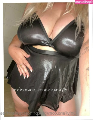 pinkprincesspalacefree - Help me decide.. which of these should I use as my profile picture?