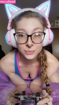 saturniibae - Remember those shorts I changed into? Whatcha think?