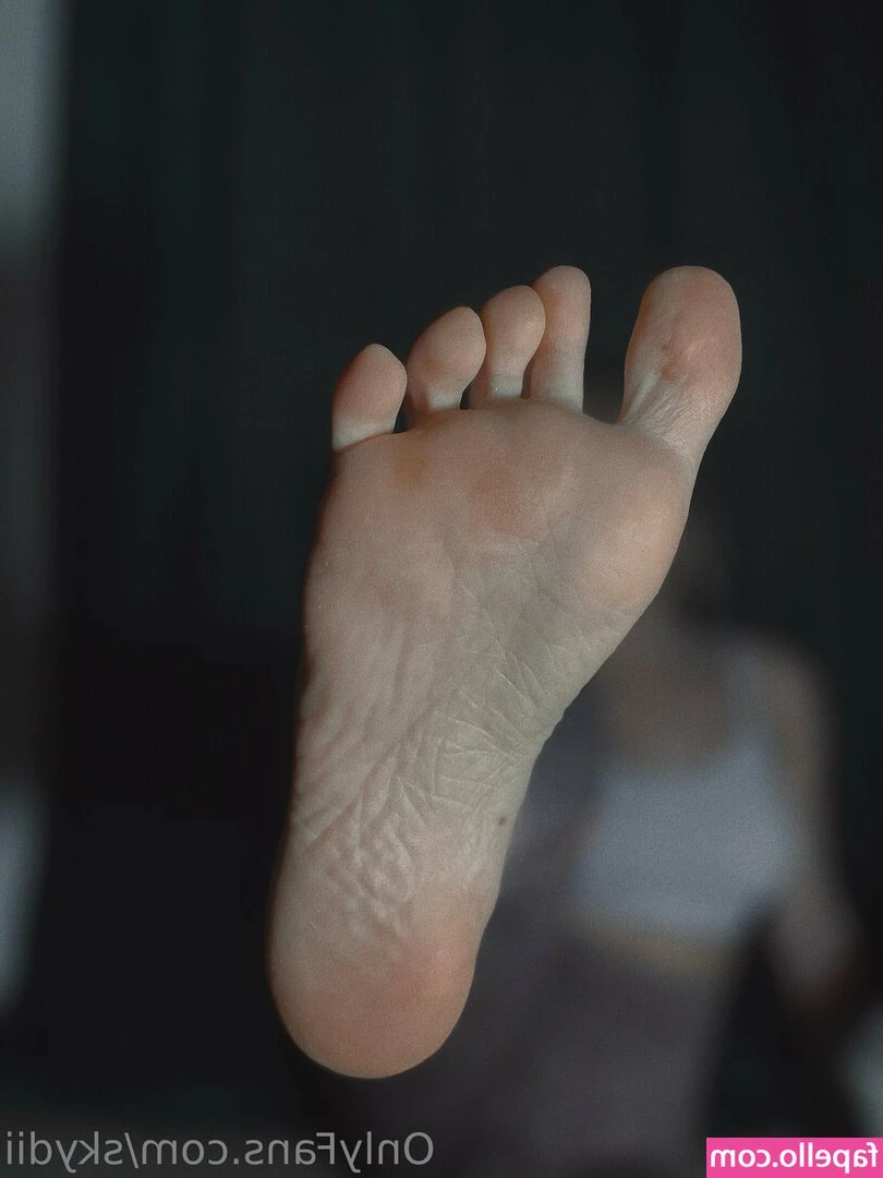 skydiway - My pussy gets soo creamy in the video I just sent… check your dms!