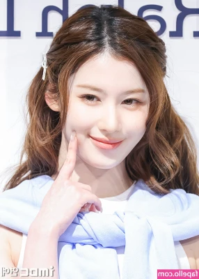 Minatozaki Sana [ minatozaki-sana ] - I would like to make a video call and cum hard😳💕I want to cum
