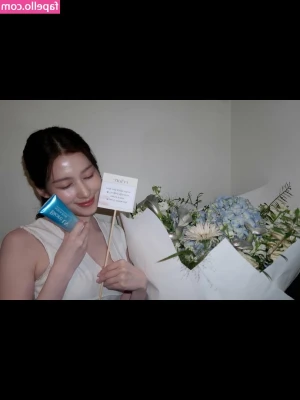 Minatozaki Sana [ minatozaki-sana ] - Come get me wet 💦