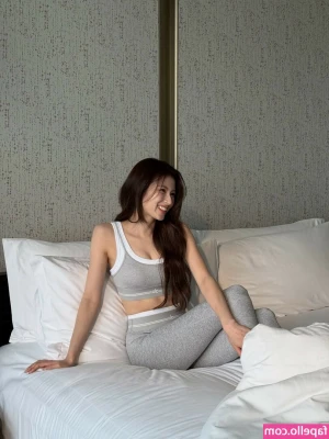 Minatozaki Sana [ minatozaki-sana ] - Isn’t @azn_beth_lin_official sexy?!?!  Who thinks we need to make
