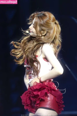 Minatozaki Sana [ minatozaki-sana ] - Santa baby