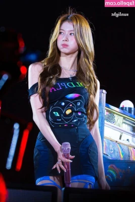 Minatozaki Sana [ minatozaki-sana ] - Hi doing requests hit me up