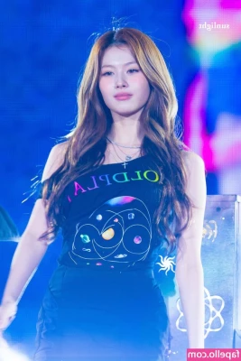 Minatozaki Sana [ minatozaki-sana ] - Mmmm