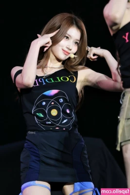 Minatozaki Sana [ minatozaki-sana ] - DM if you wanna see more
