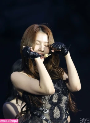 Minatozaki Sana [ minatozaki-sana ] - Living my best life