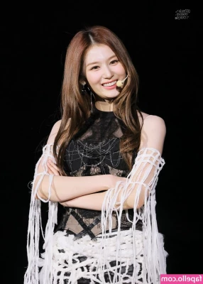 Minatozaki Sana [ minatozaki-sana ] - I have something to show you