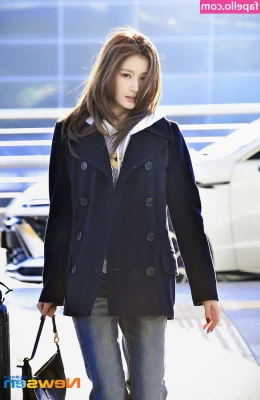 Minatozaki Sana [ minatozaki-sana ] - A little red for V-Day
