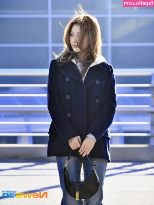 Minatozaki Sana [ minatozaki-sana ] - Time to Rise and Shine   Morning playtime is always my fav