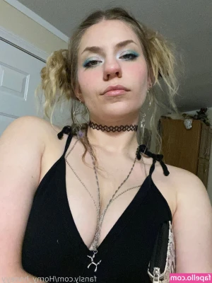 Horny_honeyy [ horny-honeyy ] - Good night🌙 have a good weekend ✨