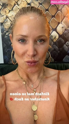 Janine Kunze [ janine-kunze ] - Buttplug Play Ass To Mouth!