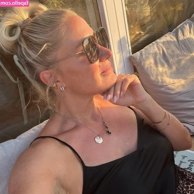 Janine Kunze [ janine-kunze ] - Part 2 of trying to find the perfect fit  Size medium