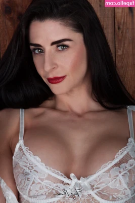 Mistressindieemerald - Let me know what you think 👀