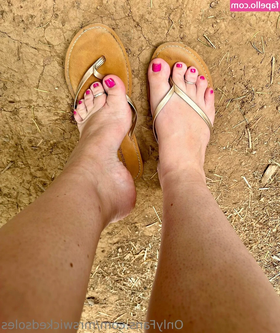 mrswickedsoles - Your day is about to get a whole lot hotter! 🔥😈🖤