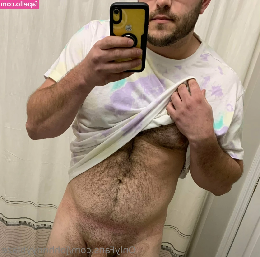 johhnnyyblaze - Who's gonna massage my booty at the beach today?