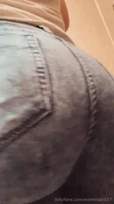 mominatrix17 - Want a nerdy cosplayer girlfriend? 😉 I'm here to tease you, but