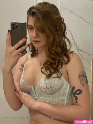 lolataylorfree - Wish you was behind me pulling my thong to the side and slipping your