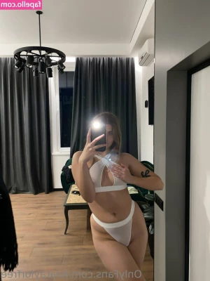 lolataylorfree - Slow and Sensual, Hairy Bush Solo I filmed this over the summer.