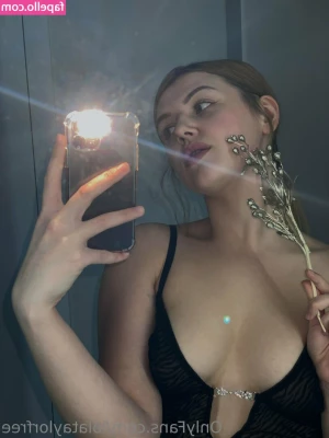 lolataylorfree - I know that you are hungry   I will feed you with my hot milk  Come part 1