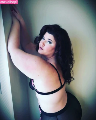 Crystal McBootay [ crystal-mcbootay ] - Here’s a lil treat lovelies   Been busy filming today, still going