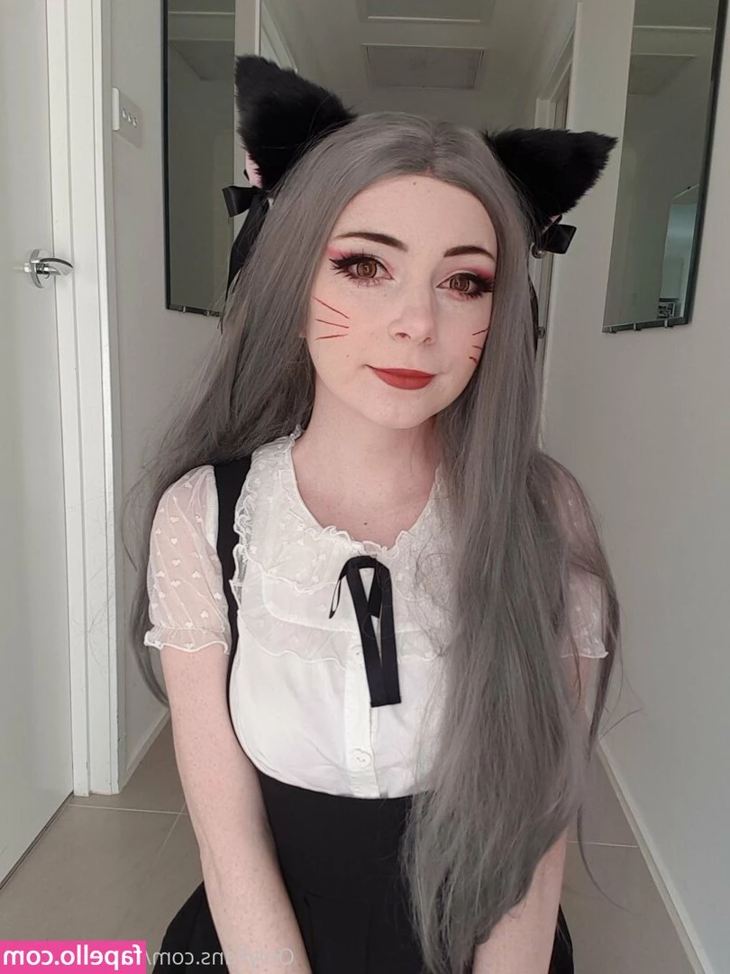 elefire_the_elf [ elefire-the-elf ] - Happy Goth Girl Appreciation Day. I hope you show some love to your