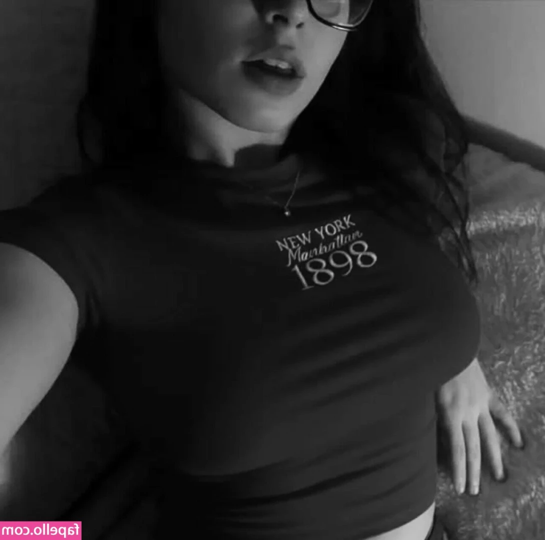 larrinhaw - Should I re-shoot this with my current nipple size? 😳