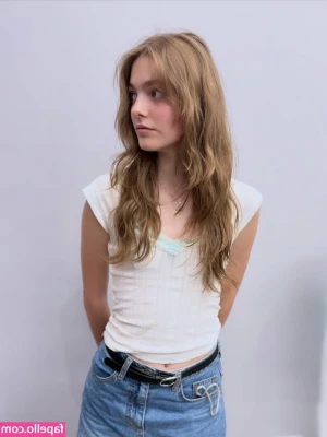 Isabel Myers [ isabel-myers ] - Do you like my text posts/ get to know me kinda stuff? I really like