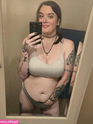 tits_tatts_and_tolkien [ tits-tatts-and-tolkien-1 ] - Don't forget to do your stretches @evanotty