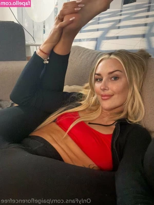 paigeflorencefree - Does anyone want a couple more feet pics after my pedicure?? 🥰 tip