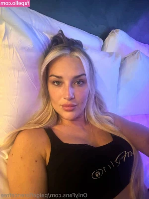 paigeflorencefree - Do you like my new plushie? 💋