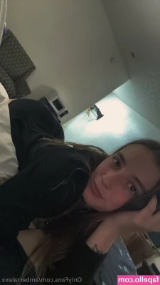 amberralexx - Hey! The first person who can guess my favorite color will get a free