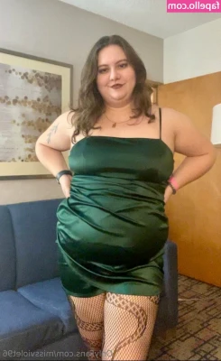 missviolet96 - Loving every inch of my thick, soft body. Do you?