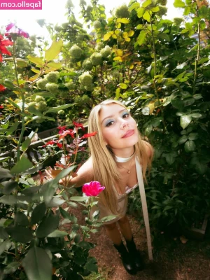 Genevieve Hannelius [ genevieve-hannelius ] - Shh dont tell our boyfriends we fuck sometimes 🥵️ Shh não fale