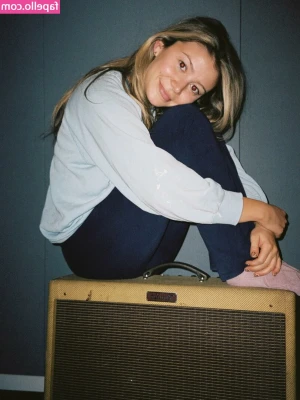 Genevieve Hannelius [ genevieve-hannelius ] - Did y’all vote yet? 🥰 I’m in the lead but only by 1 vote!  
