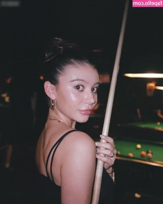 Genevieve Hannelius [ genevieve-hannelius ] - You like my outfit