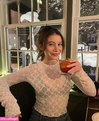 Genevieve Hannelius [ genevieve-hannelius ] - Good morning squishes