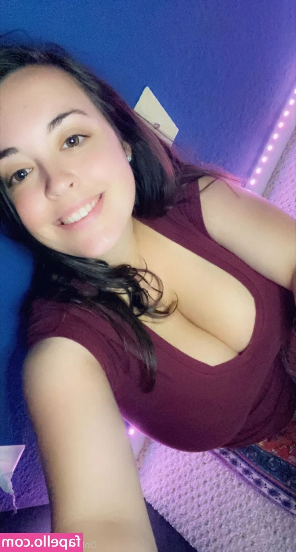 Stef Juicy [ stef-juicy ] - on my knees ready to serve you  what we do next is totally up to you 
