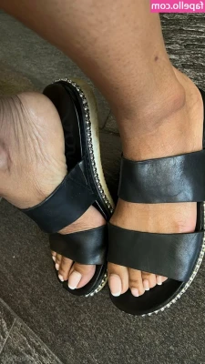 vee_feet [ vee-feet ] - You also want this!