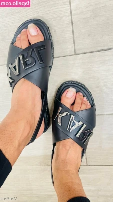 vee_feet [ vee-feet ] - Take a guess: Which one is my boyfriend? Which one is my bull? 😉