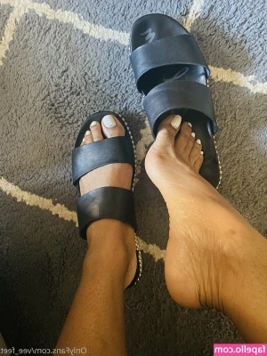 vee_feet [ vee-feet ] - Kim Black Net Set 5 🖤