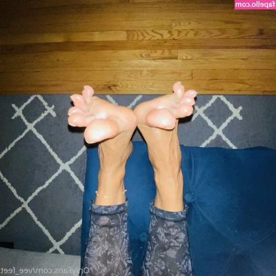 vee_feet [ vee-feet ] - https://of.tv/video/66a93992ad56f400014a8882/  Sweetheart, my video