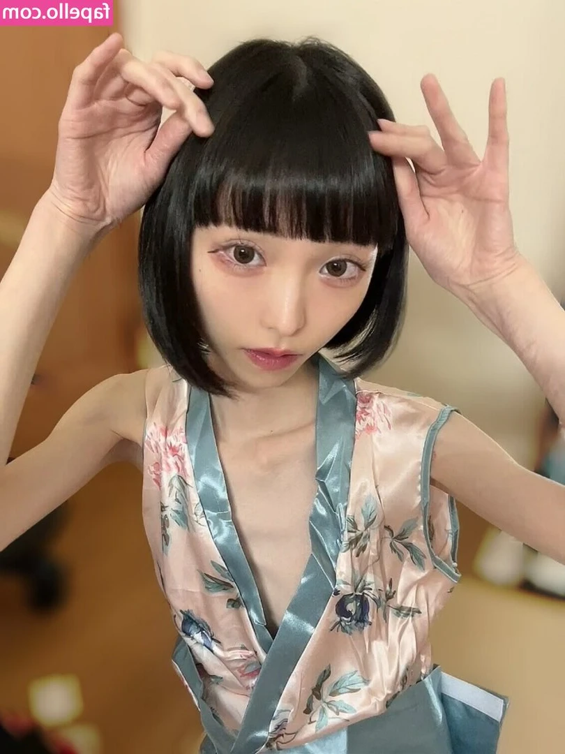 Ena Rukinoko [ ena-rukinoko ] - Happy Friday 😈