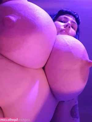 gigiouija - You can slide in anytime 💦