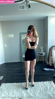 marieeeloveee2.0 [ marieeeloveee2-0 ] - I'm not wearing any panties 🤫😈