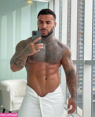 morales_miles [ morales-miles ] - Amazing tantra flip flop masssage to sexy @ricomarlonz in Brazil!