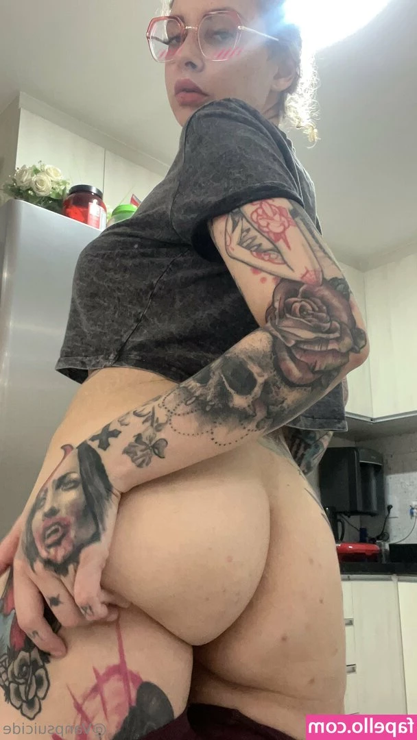 vanplive - fucking my wet pussy ☺️ (blooper at the end)