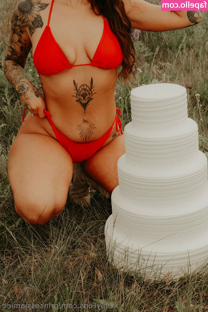 princessjamiee - 0:05  It me, cum girl 🤪🤪🤪